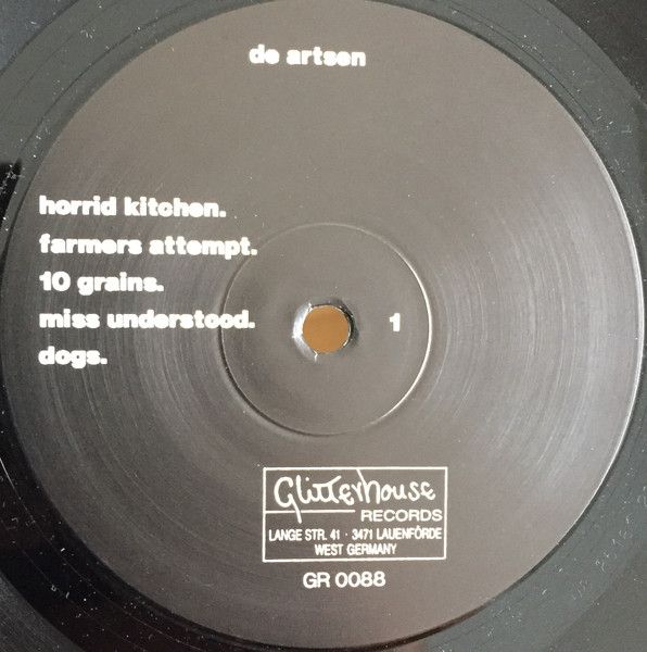 USED - De Artsen - Conny Waves With A Shell